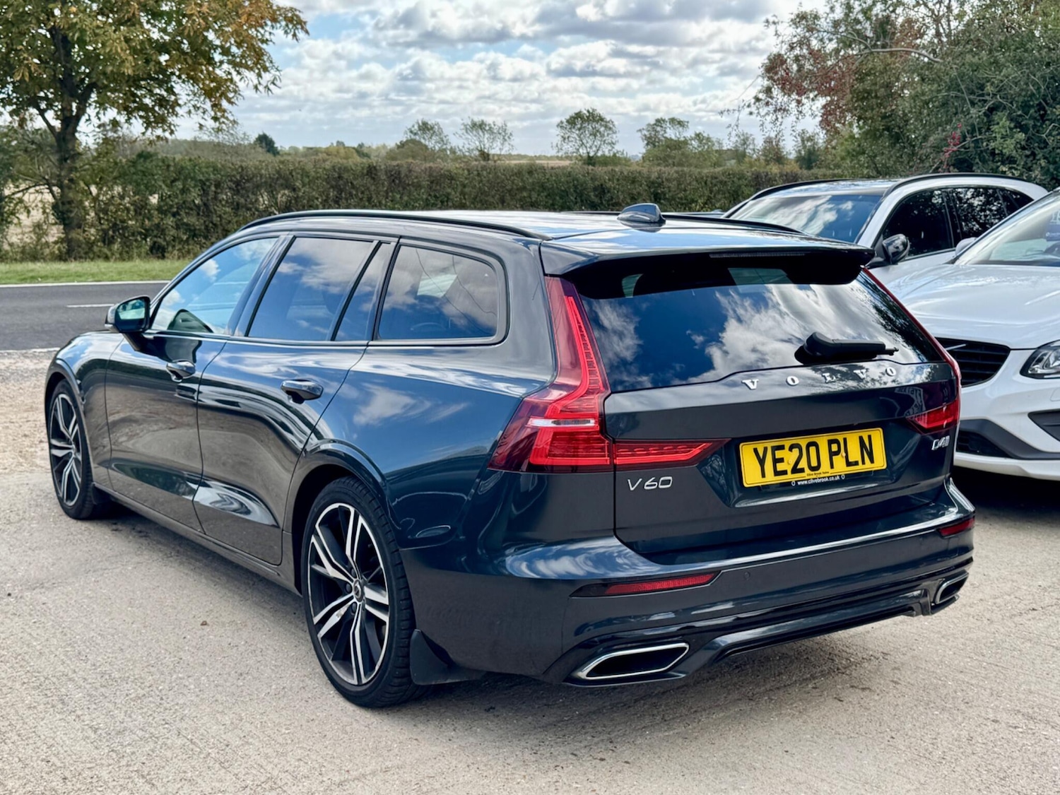Used Volvo V60 2020 for sale - 76136985: Photo 8
