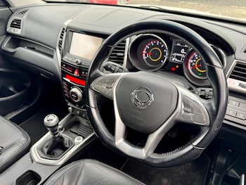 Used Ssangyong Tivoli 2015 for sale - 75543947: Photo