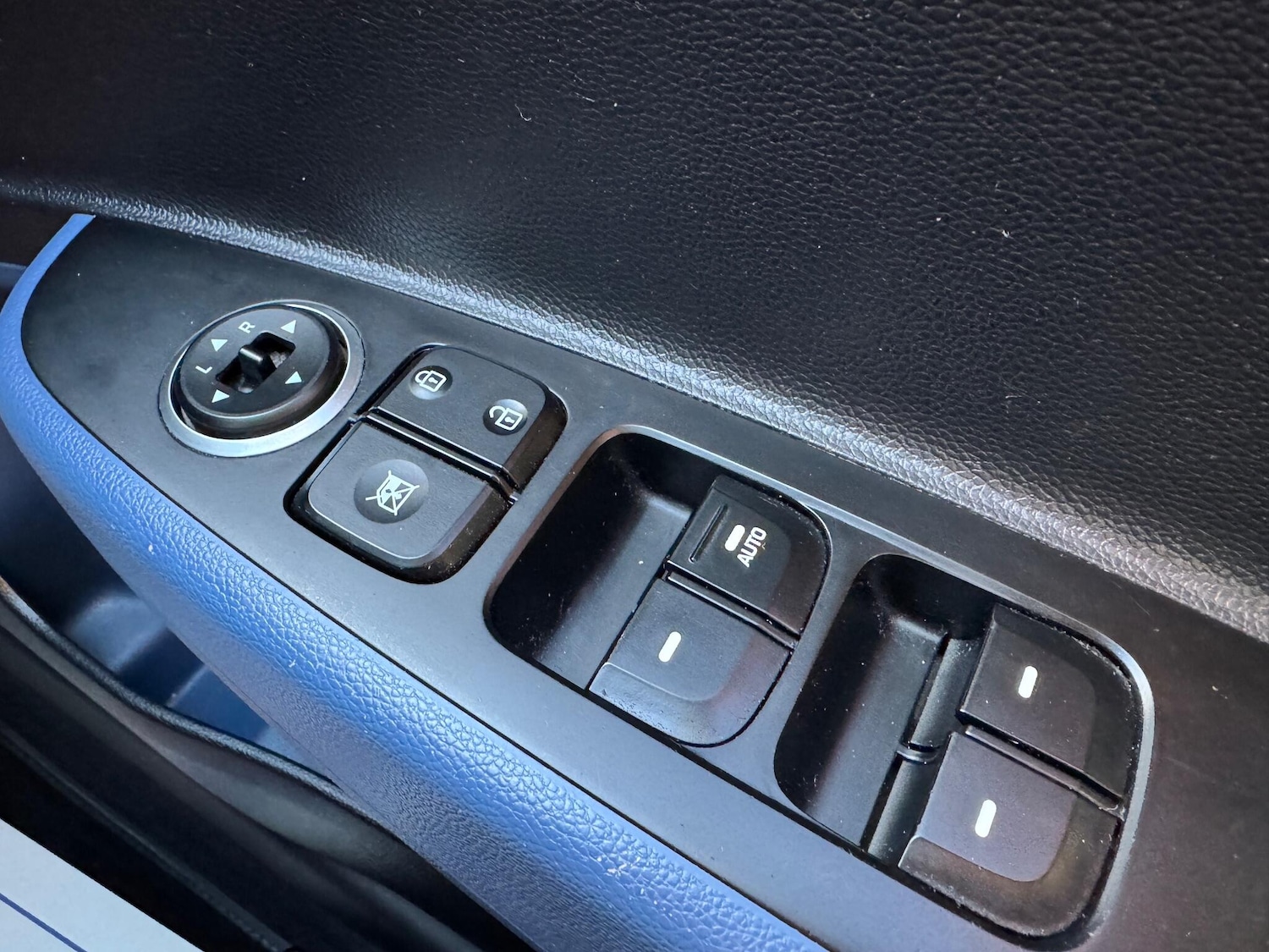 Used Hyundai i10 2014 for sale - 76952480: Photo 23