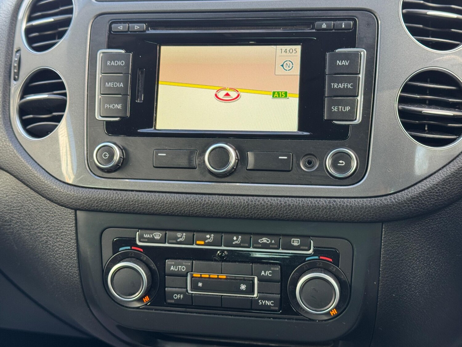 Used Volkswagen Tiguan 2014 for sale - 76360255: Photo 14