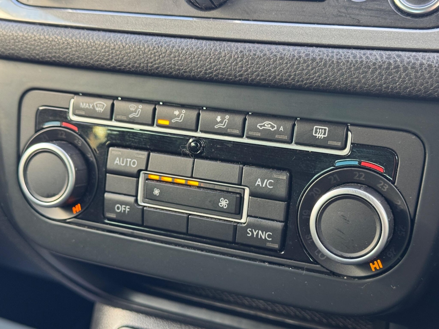 Used Volkswagen Tiguan 2014 for sale - 76360255: Photo 22