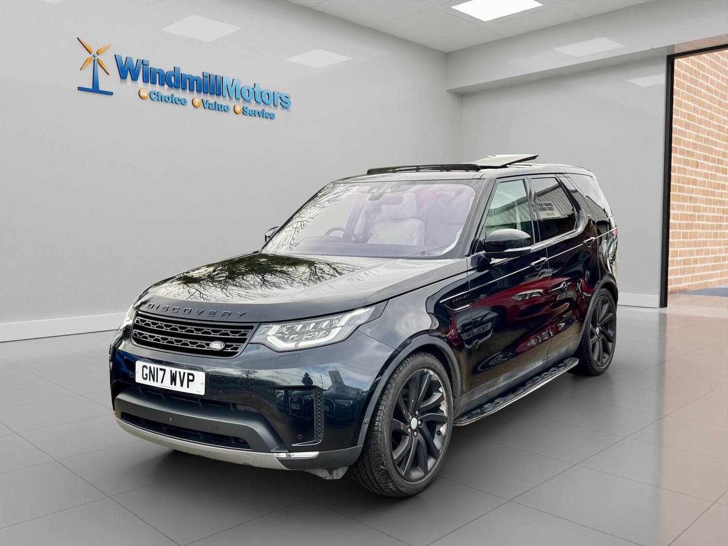 Used Land Rover Discovery 2017 for sale - 76887104: Photo 8