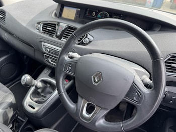 Used Renault Grand Scenic 2014 for sale - 78561309: Photo