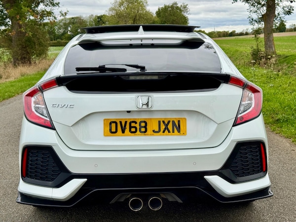 Used Honda Civic 2018 for sale - 76200020: Photo 10