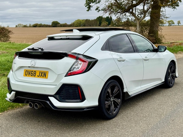 Used Honda Civic 2018 for sale - 76200020: Photo 11