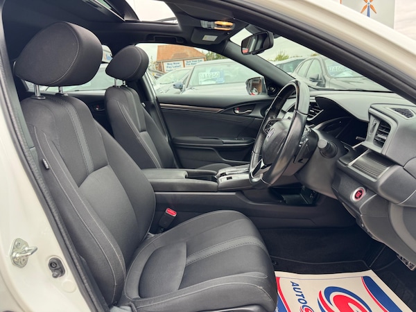 Used Honda Civic 2018 for sale - 76200020: Photo 14