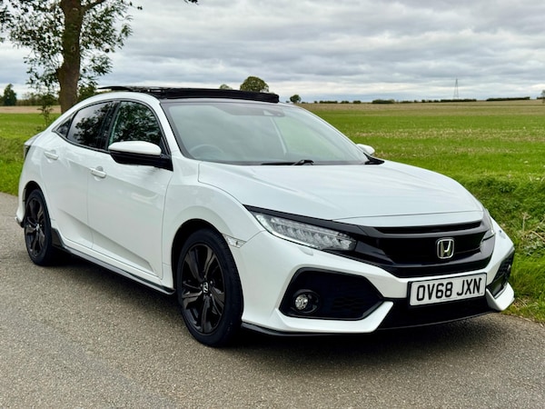 Used Honda Civic 2018 for sale - 76200020: Photo 1