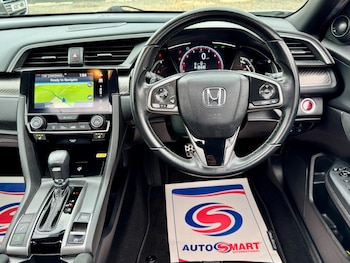 Used Honda Civic 2018 for sale - 76200020: Photo 2