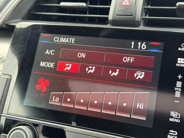 Used Honda Civic 2018 for sale - 76200020: Photo 31