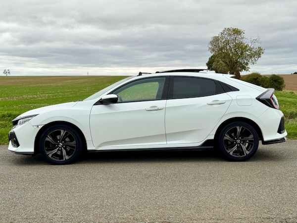 Used Honda Civic 2018 for sale - 76200020: Photo 8
