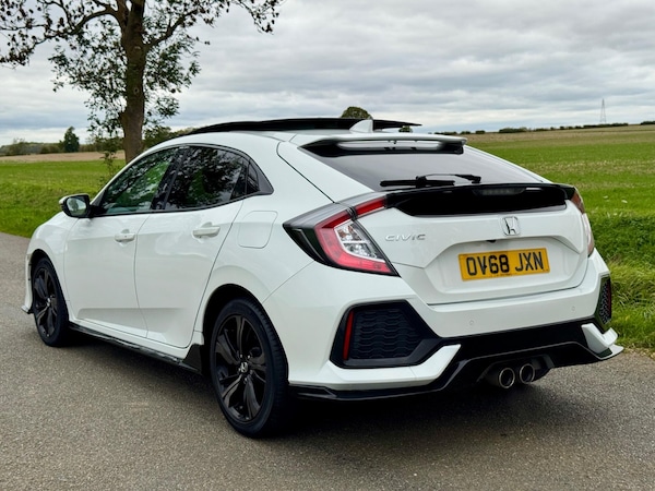 Used Honda Civic 2018 for sale - 76200020: Photo 9