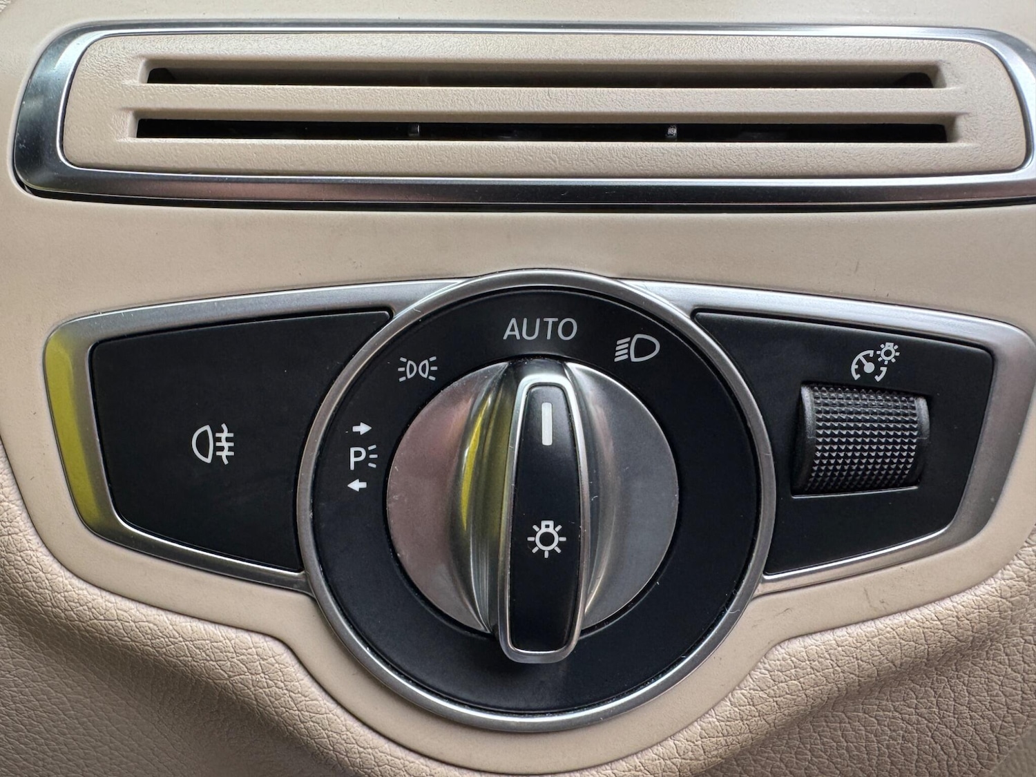 Used Mercedes-Benz C Class 2017 for sale - 77853566: Photo 46