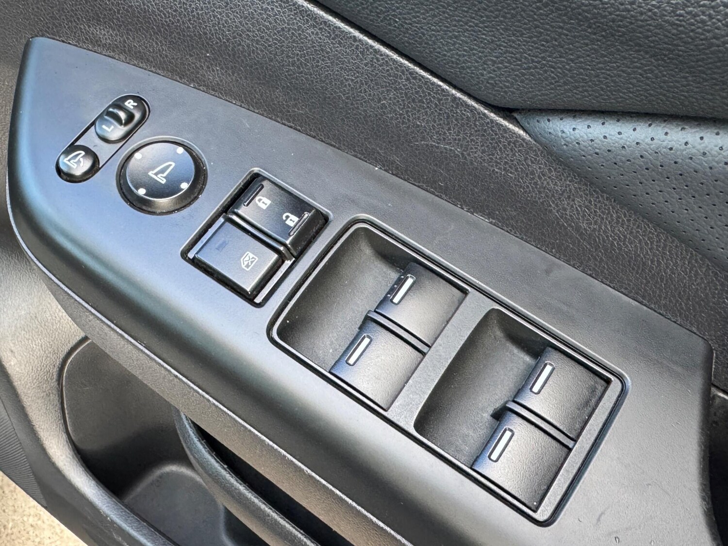 Used Honda CR-V 2017 for sale - 77838539: Photo 36