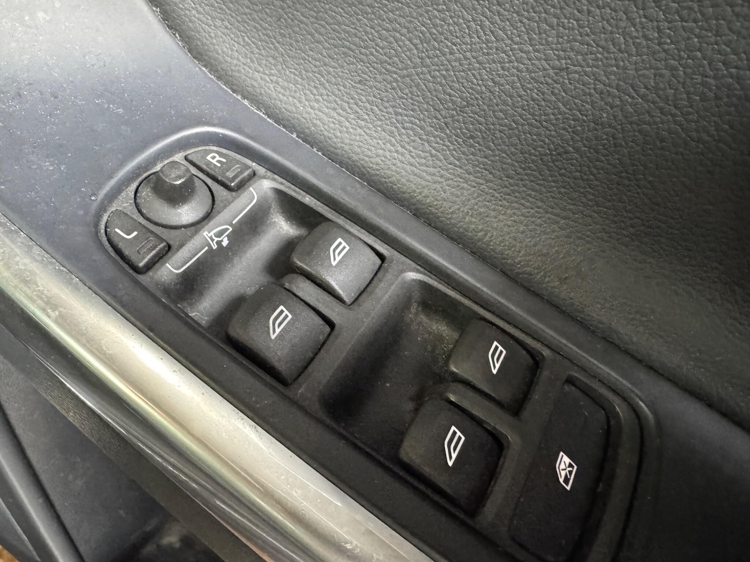 Used Volvo XC60 2017 for sale - 76549160: Photo 27