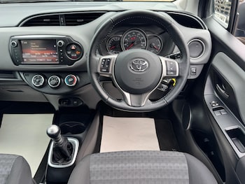 Used Toyota Yaris 2016 for sale - 78573088: Photo