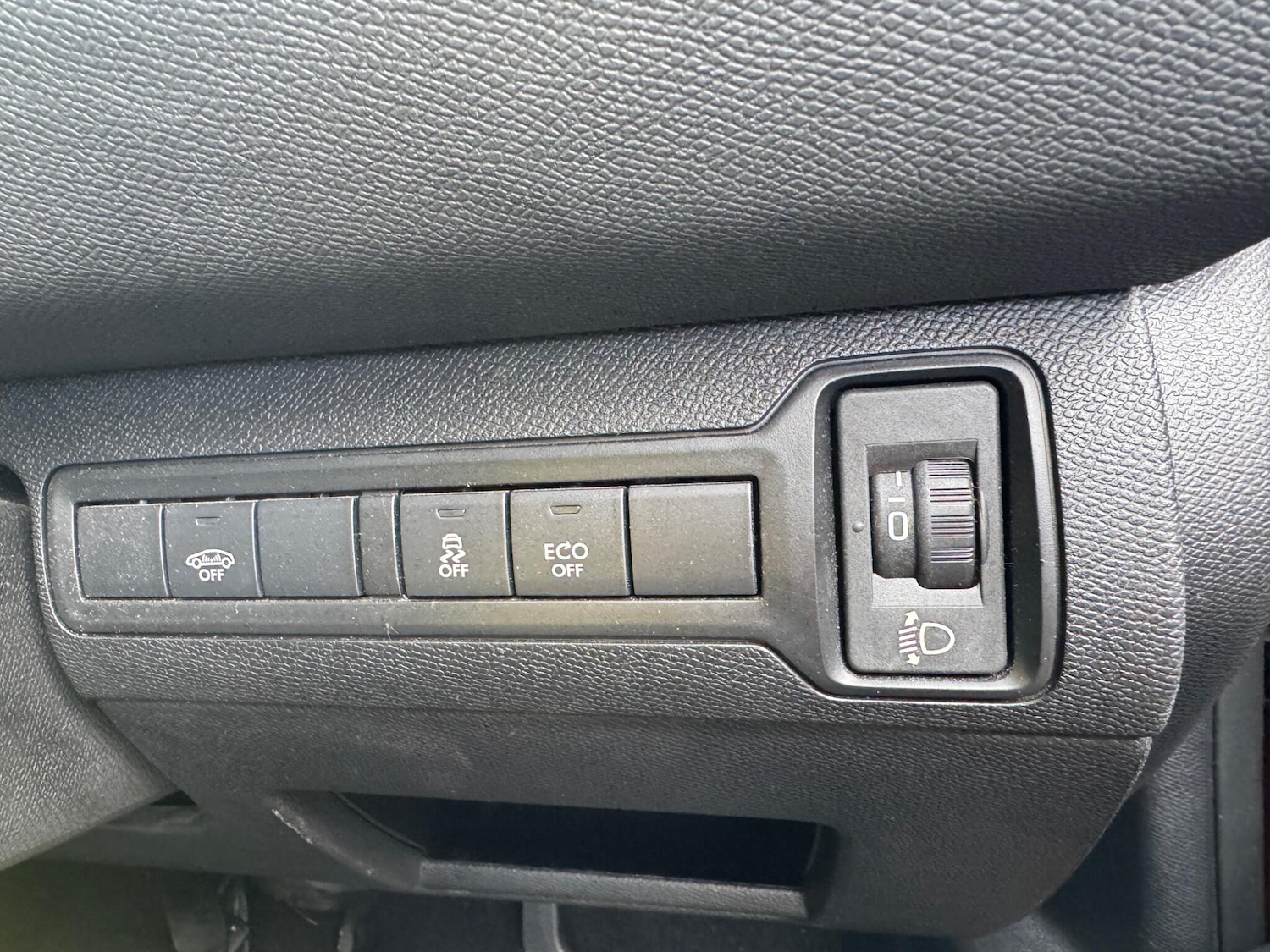 Used Peugeot 308 2015 for sale - 76349150: Photo 26