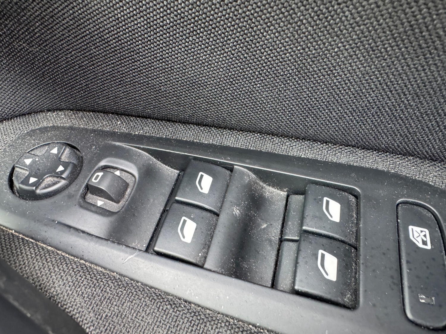 Used Peugeot 308 2015 for sale - 76349150: Photo 27