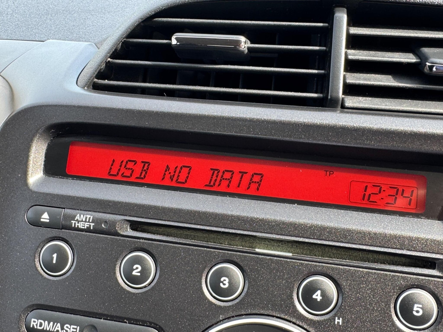 Used Honda Jazz 2013 for sale - 76175519: Photo 16