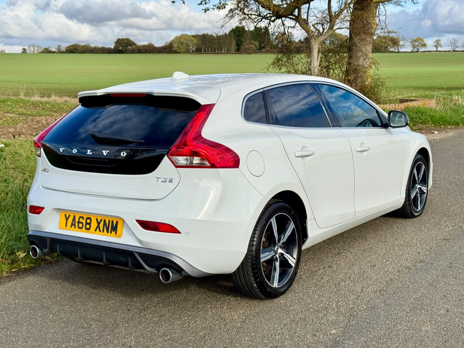 Used Volvo V40 2019 for sale - 76348897: Photo 10