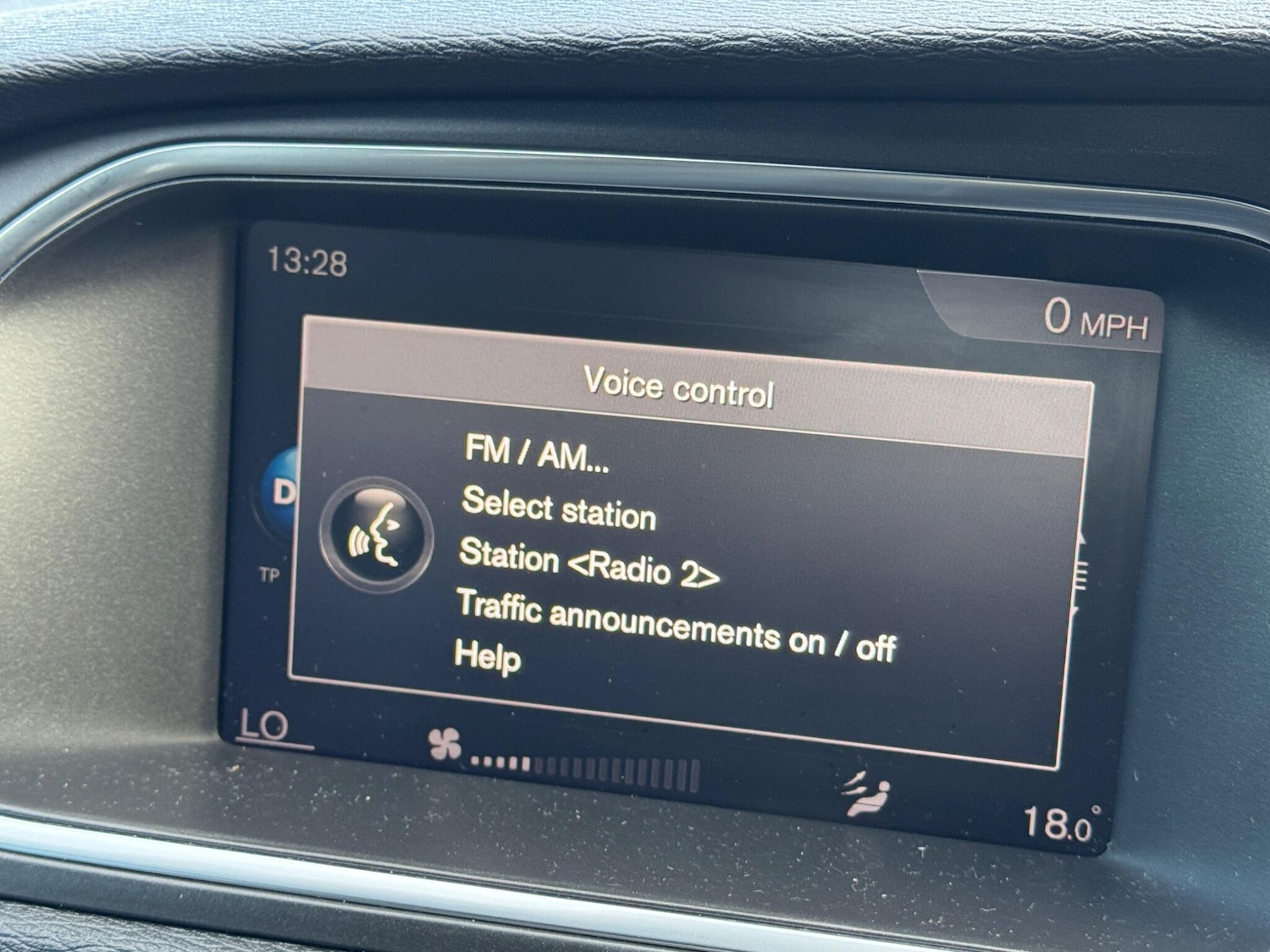 Used Volvo V40 2019 for sale - 76348897: Photo 24