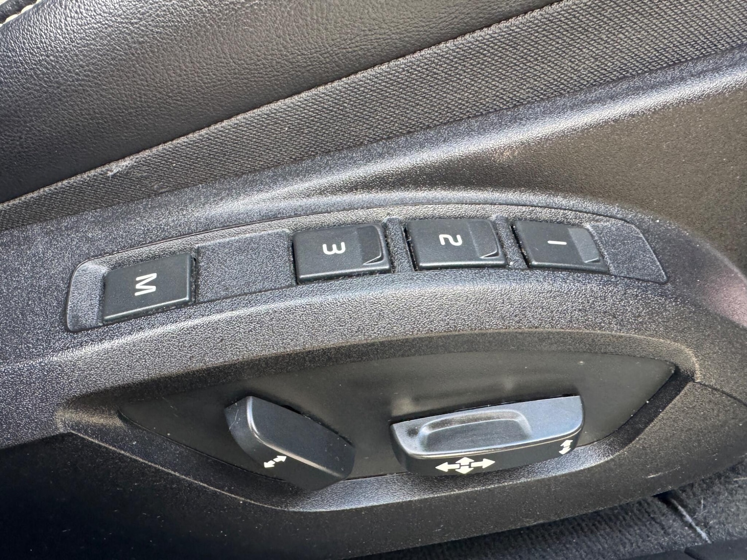 Used Volvo V40 2019 for sale - 76348897: Photo 28