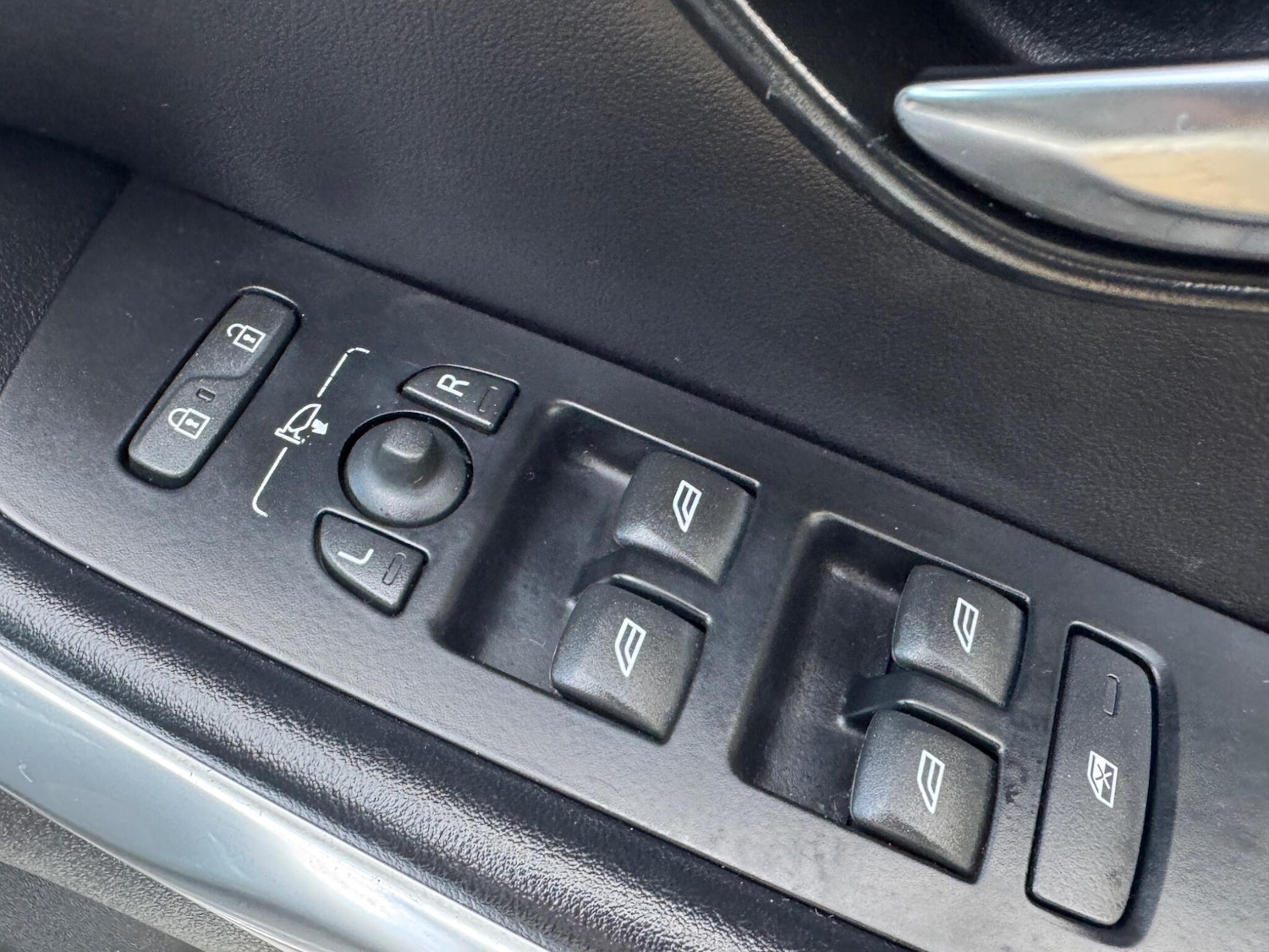 Used Volvo V40 2019 for sale - 76348897: Photo 30