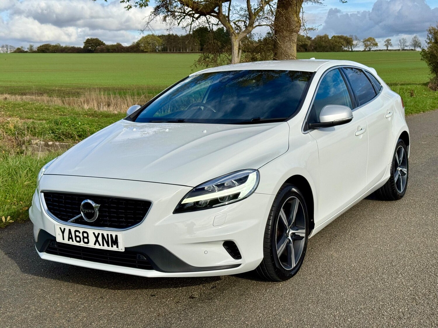 Used Volvo V40 2019 for sale - 76348897: Photo 6