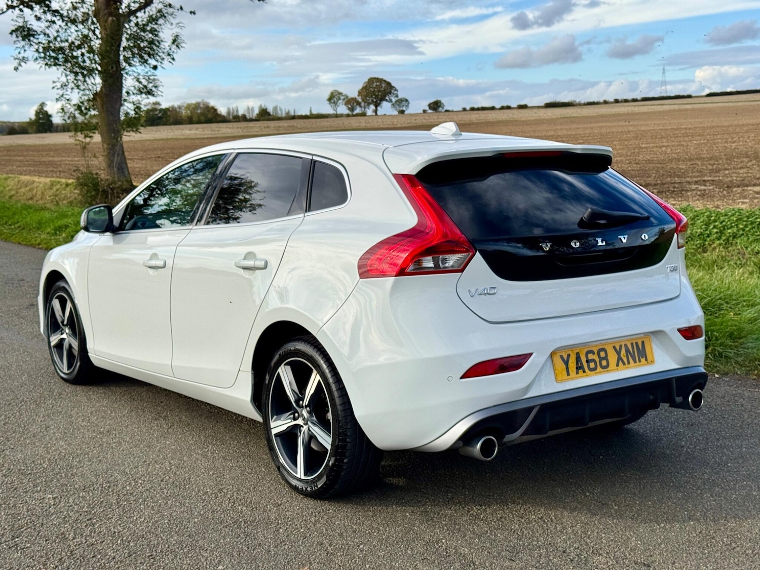 Used Volvo V40 2019 for sale - 76348897: Photo 8