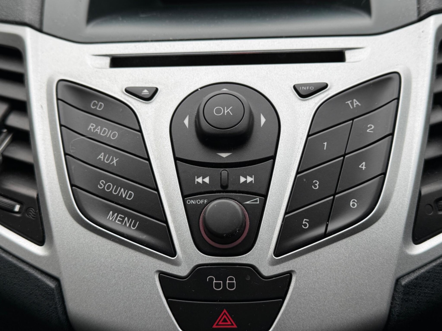 Used Ford Fiesta 2012 for sale - 78204137: Photo 9