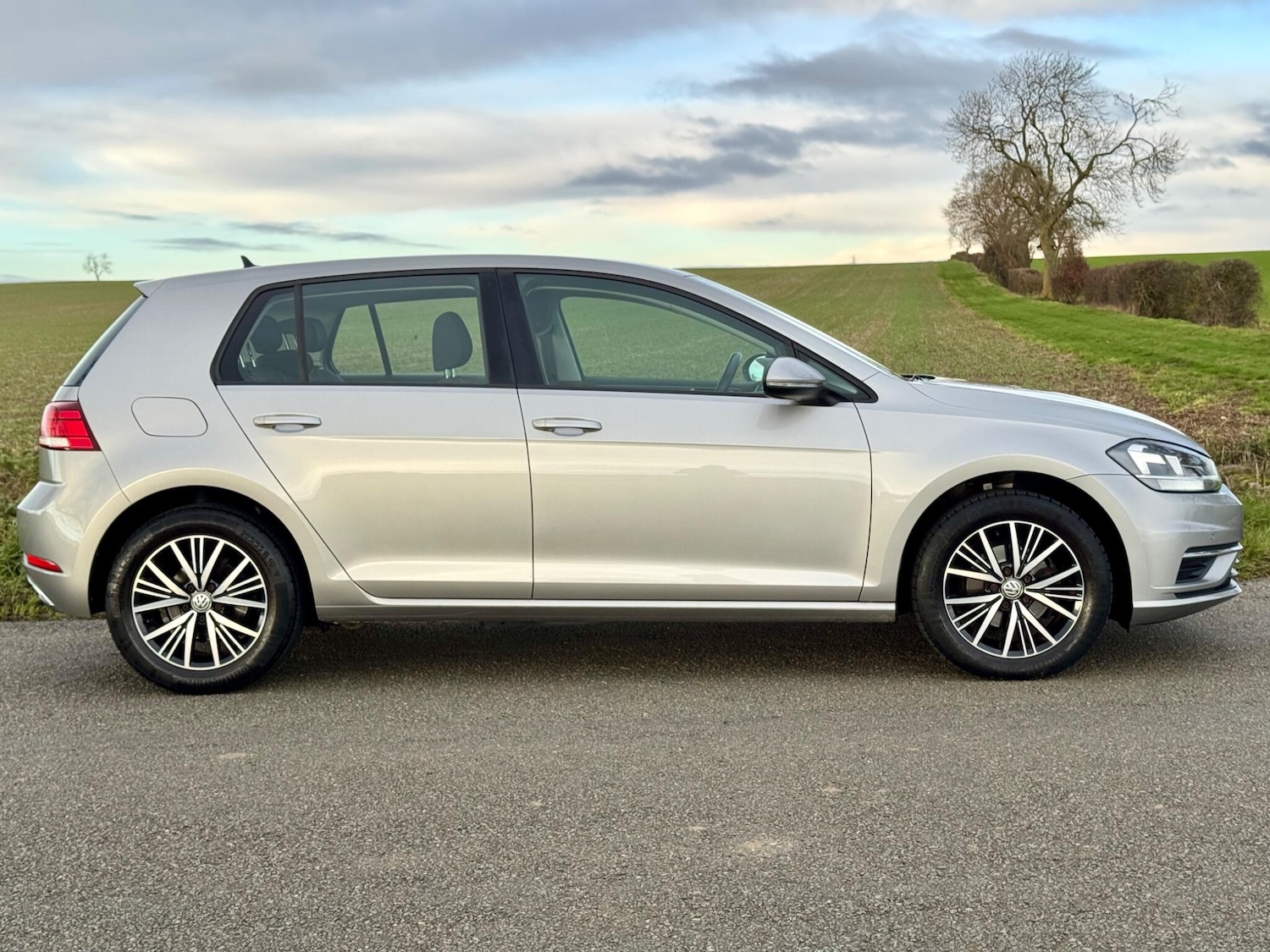 Used Volkswagen Golf 2017 for sale - 76645686: Photo 3