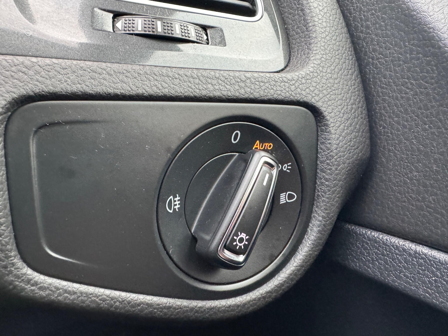 Used Volkswagen Golf 2017 for sale - 76645686: Photo 31