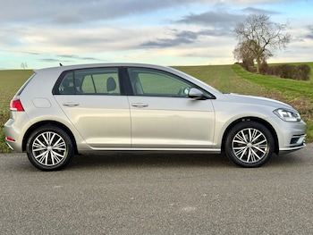 Used Volkswagen Golf 2017 for sale - 76645686: Photo