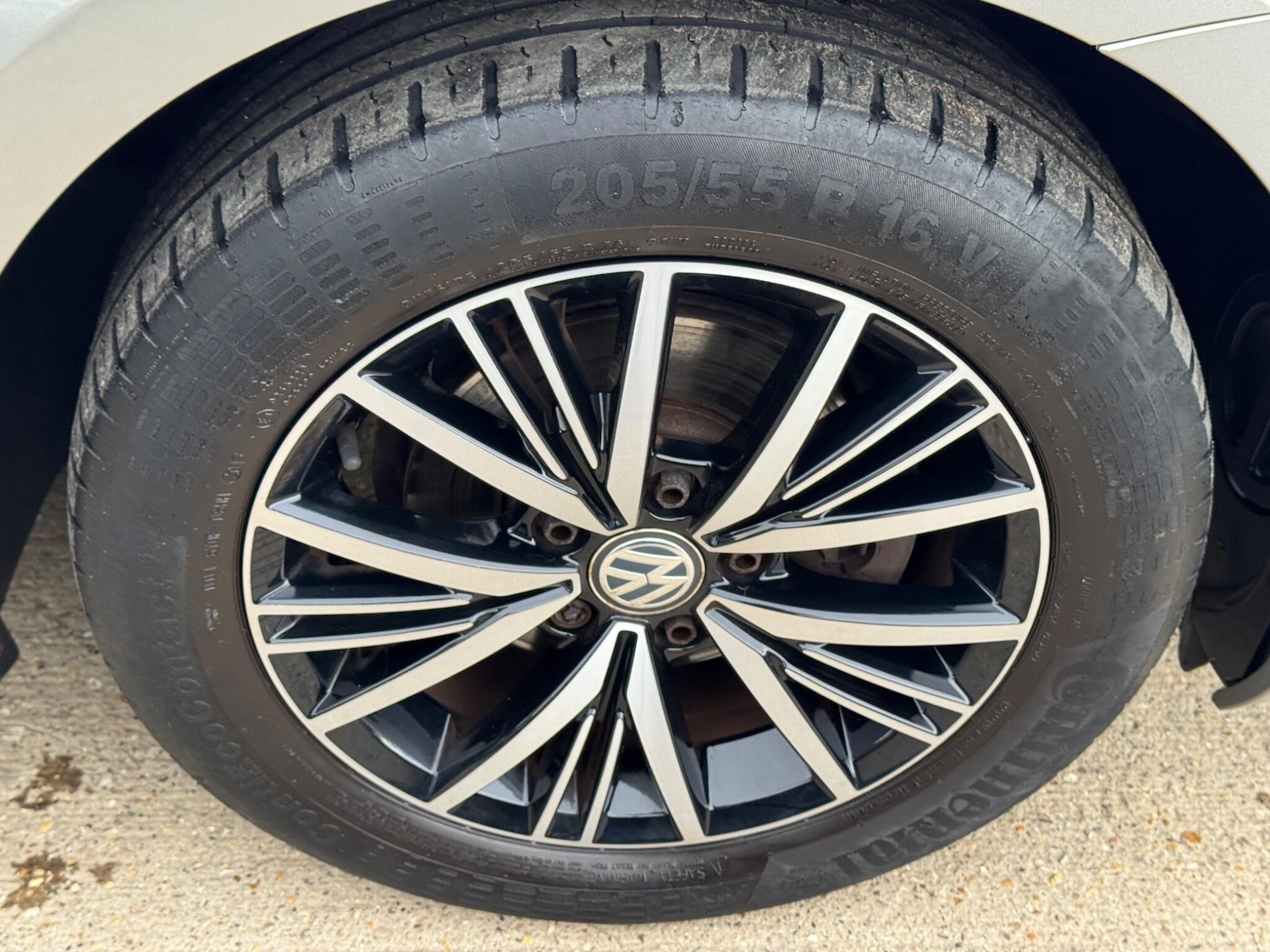 Used Volkswagen Golf 2017 for sale - 76645686: Photo 40