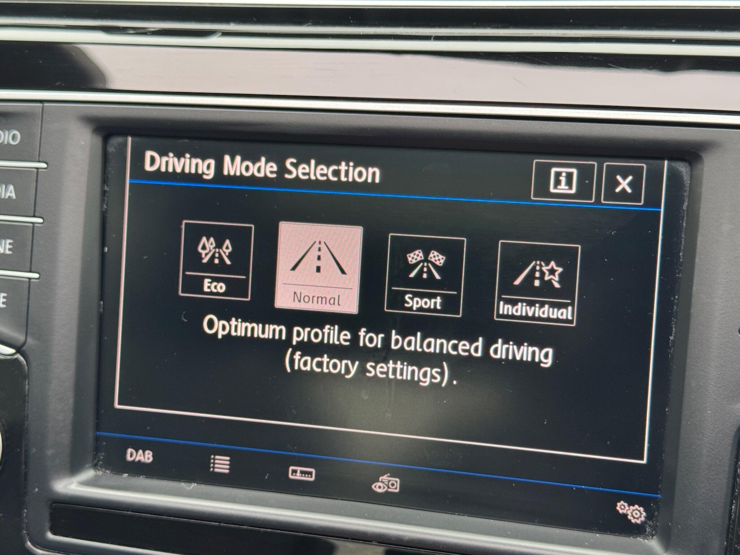 Used Volkswagen Touran 2016 for sale - 77376347: Photo 29