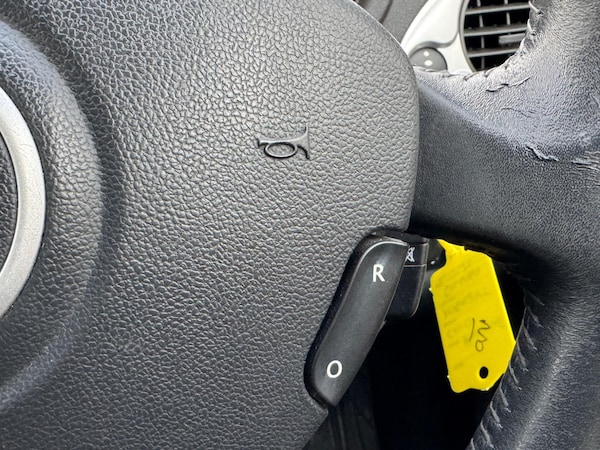 Used Renault Clio 2010 for sale - 76179795: Photo 16