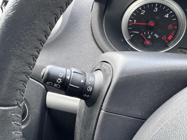 Used Renault Clio 2010 for sale - 76179795: Photo 18