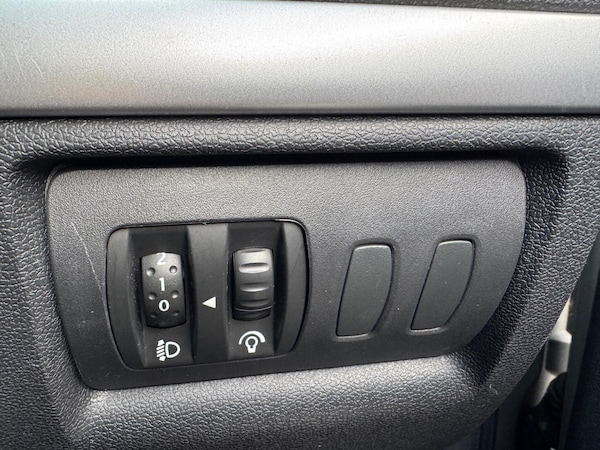 Used Renault Clio 2010 for sale - 76179795: Photo 19