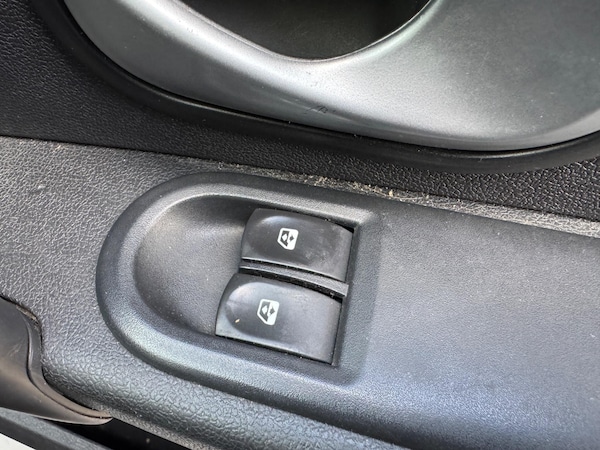 Used Renault Clio 2010 for sale - 76179795: Photo 20