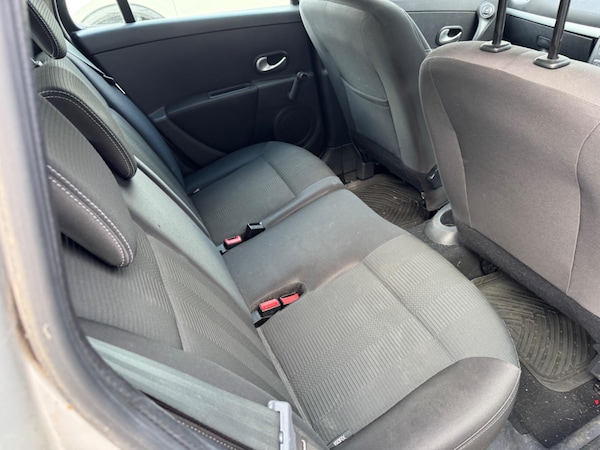 Used Renault Clio 2010 for sale - 76179795: Photo 22