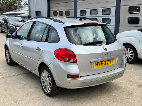 Used Renault Clio 2010 for sale - 76179795: Photo 5