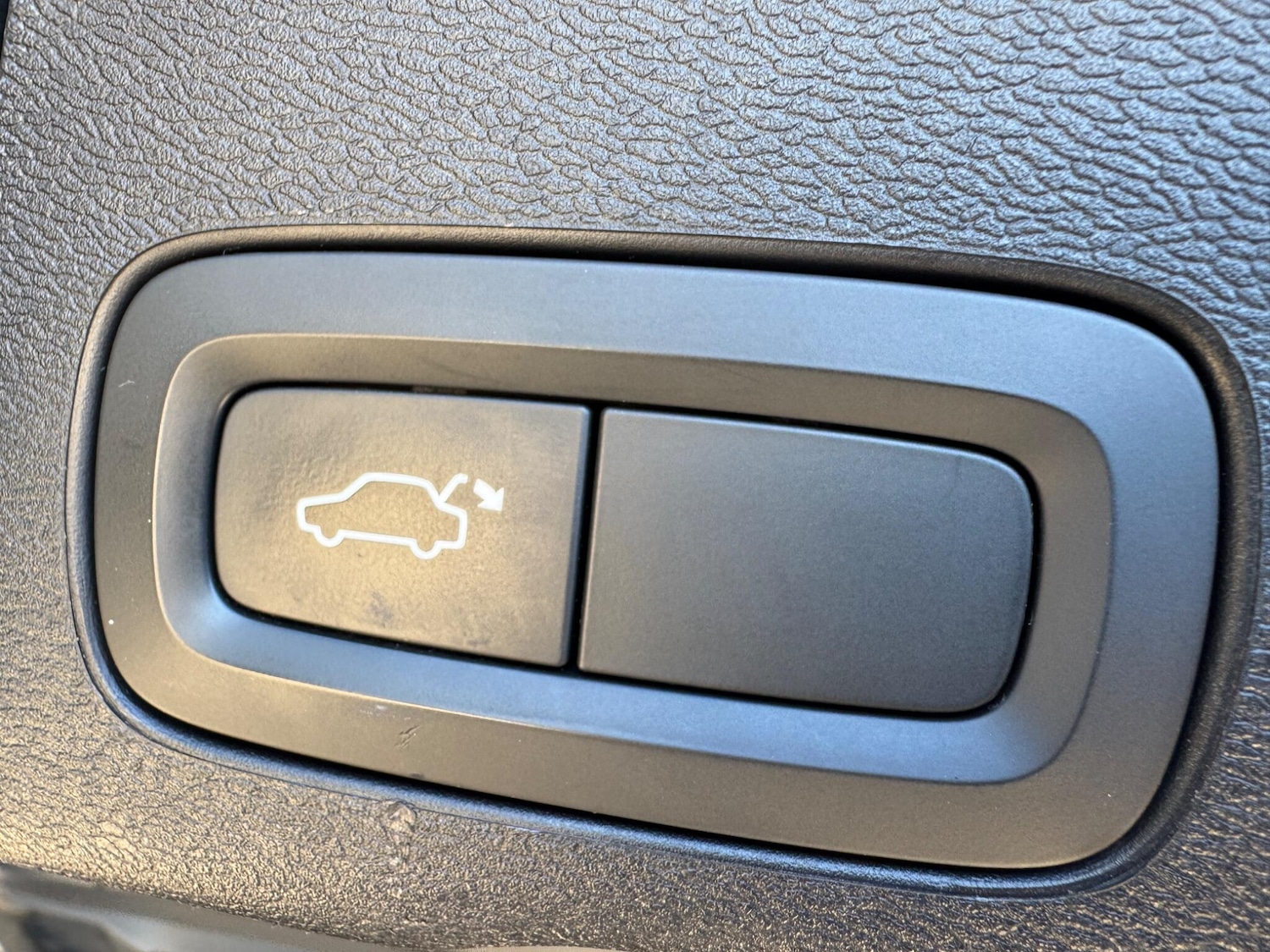 Used Volvo XC60 2018 for sale - 77925084: Photo 30