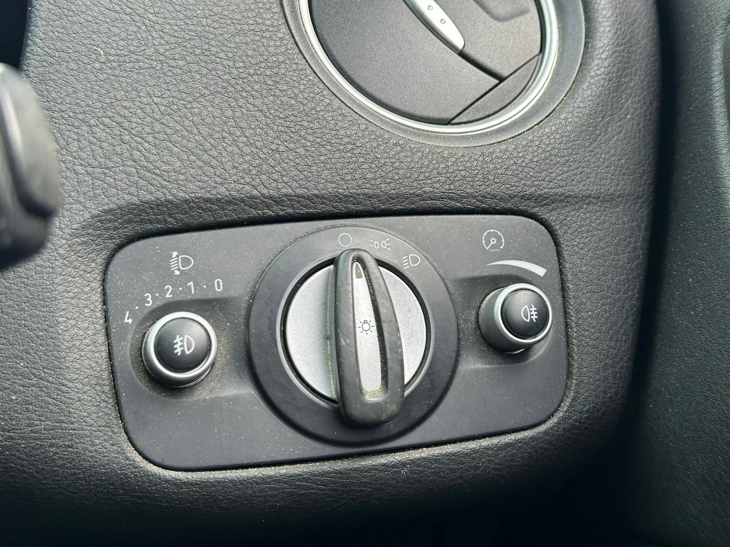 Used Ford Mondeo 2011 for sale - 77524364: Photo 16