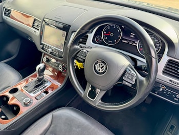 Used Volkswagen Touareg 2013 for sale - 76423045: Photo