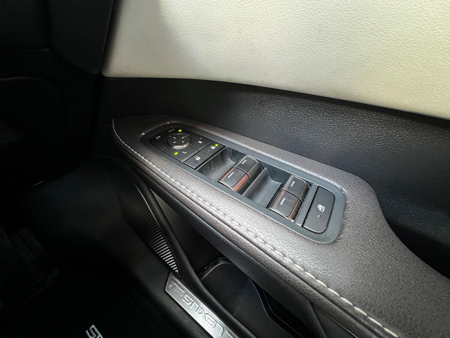 Used Lexus RX for sale - 76473682: Photo 30