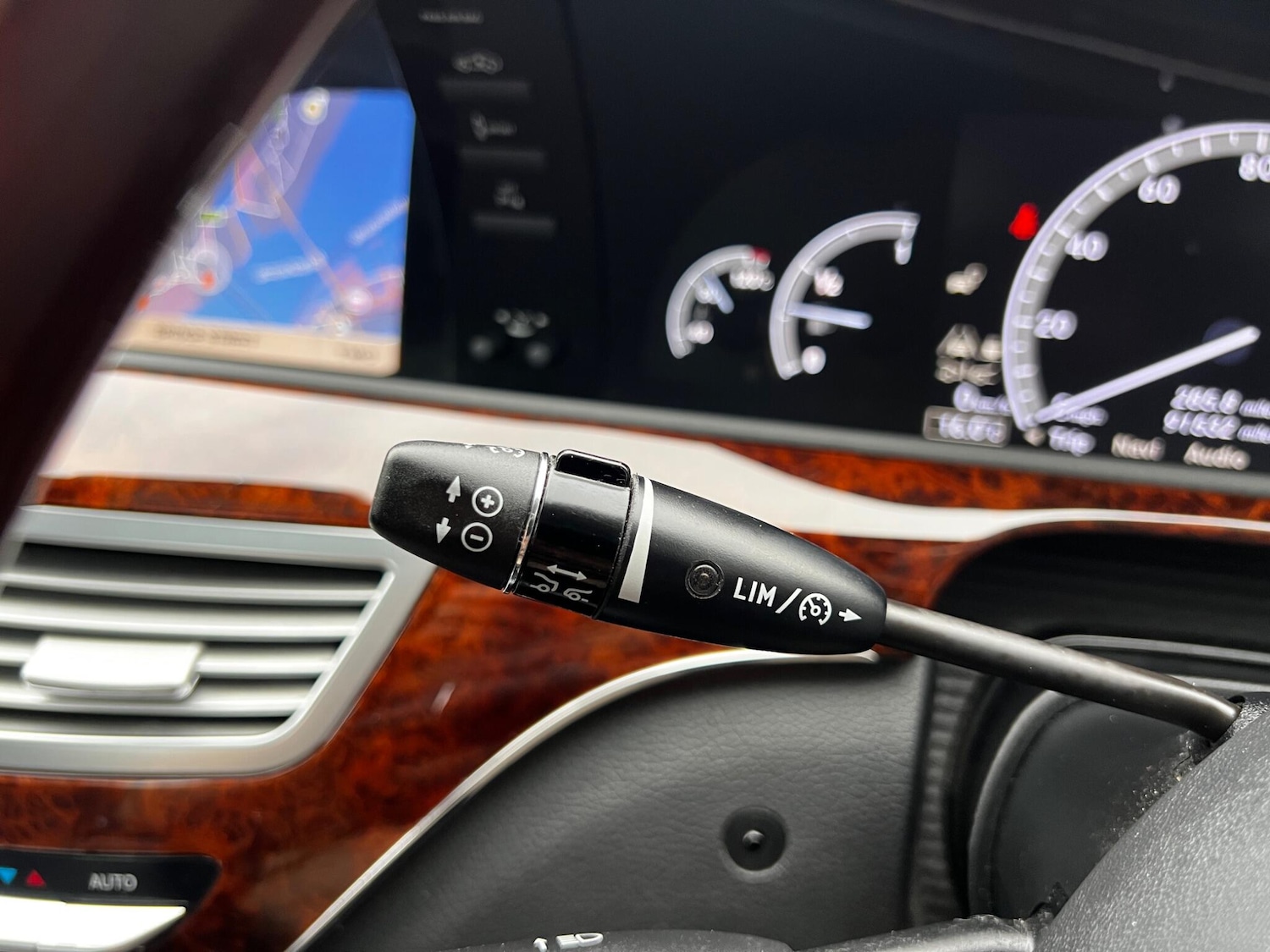 Used Mercedes-Benz S Class 2012 for sale - 76472202: Photo 25