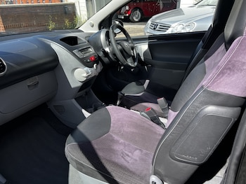 Used Toyota AYGO 2010 for sale - 78870305: Photo