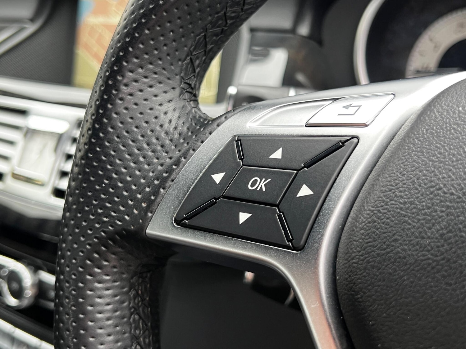 Used Mercedes-Benz CLS 2013 for sale - 76592182: Photo 35