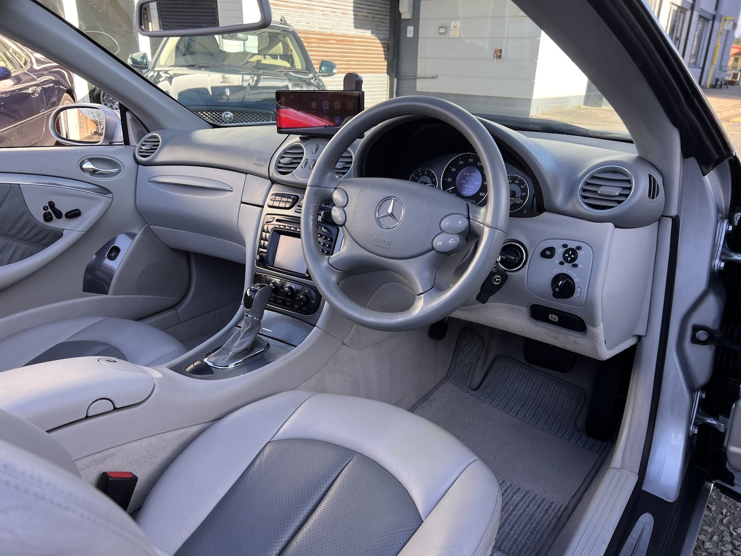 Used Mercedes-Benz CLK 2003 for sale - 77715103: Photo 2