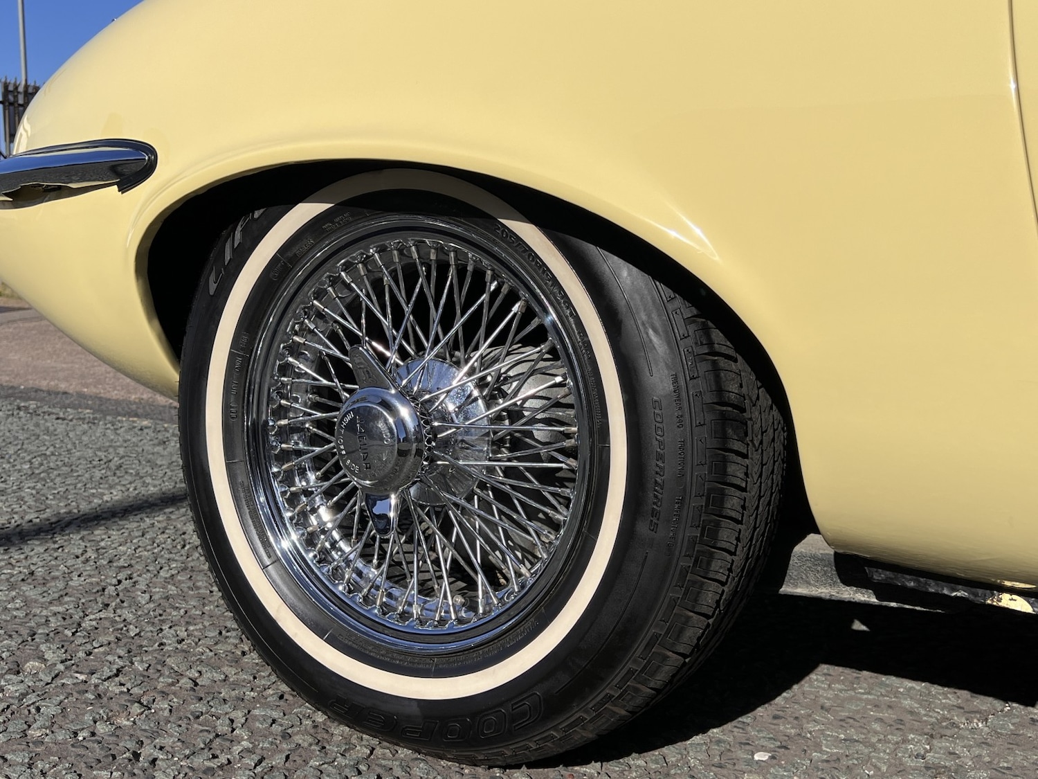 Used Jaguar E-Type 1973 for sale - 77915699: Photo 23