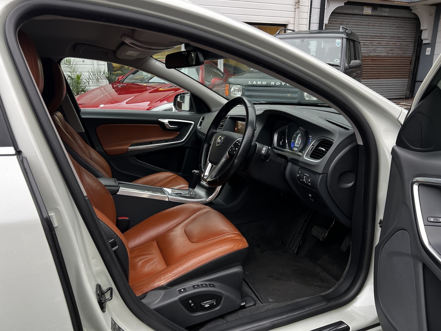 Used Volvo V60 2023 for sale - 76948727: Photo 19